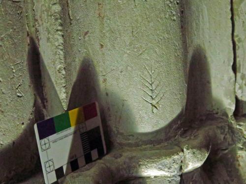 8. Motif resembling palm leaf. S. aisle pier.