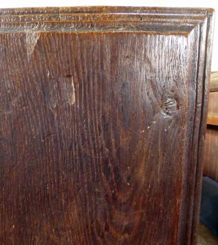 Bondleigh 19. N. row bench. Mis-formed hexafoil.