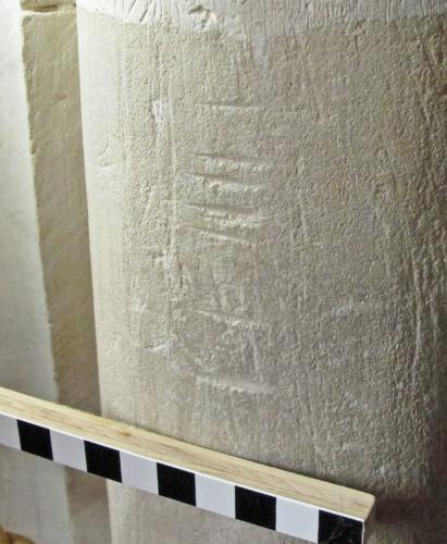 Broadhempston 4. Pier. Ladder or tally marks.