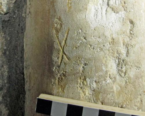 Broadhempston 7. Pier. Saltire cross.